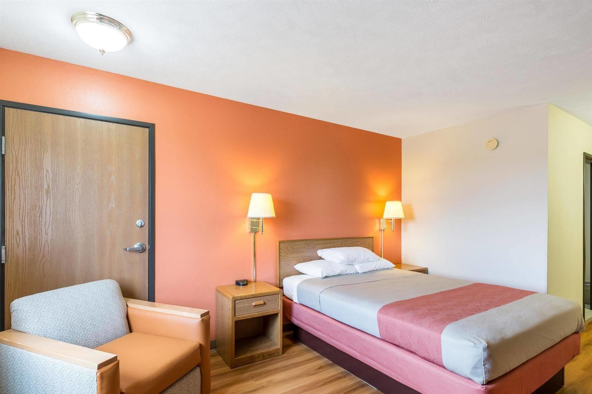 Motel 6 Percival Ia Eksteriør bilde